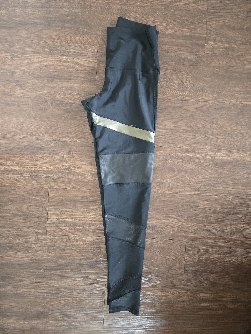 Onzie Black Leggings With Shiny Panels